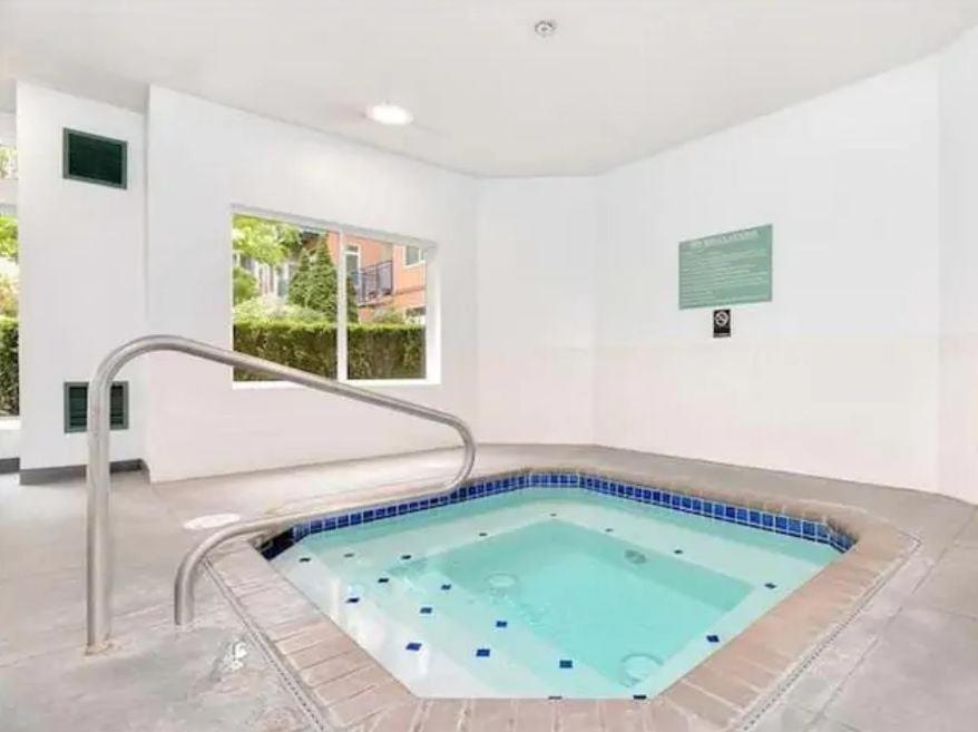 Space Needle Downtown Modern Top Story Penthouse سياتل المظهر الخارجي الصورة